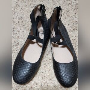 Black Scale Ballet Flats